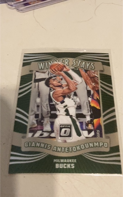2023-24 Donruss Optic #1 Giannis Antetokounmpo Winner Stays — front