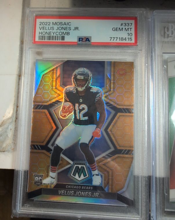 2022 Panini Mosaic #337 Velus Jones Jr. — front
