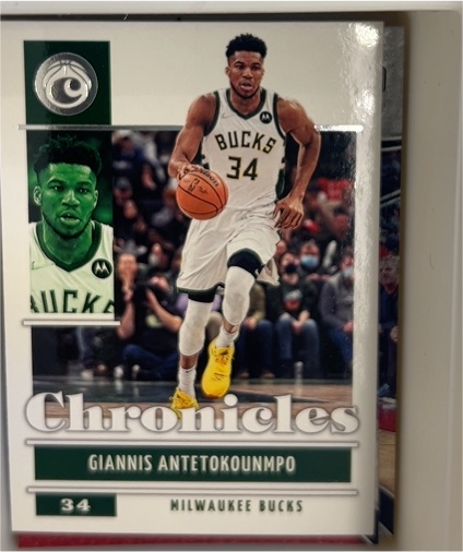 2021-22 Panini Chronicles #1 Giannis Antetokounmpo — front