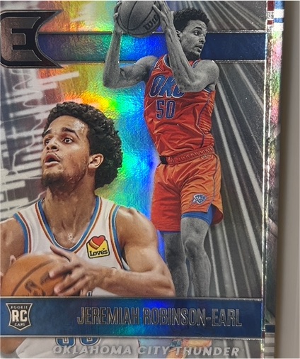 2021-22 Panini Chronicles Essentials #323 Jeremiah Robinson-Earl — front