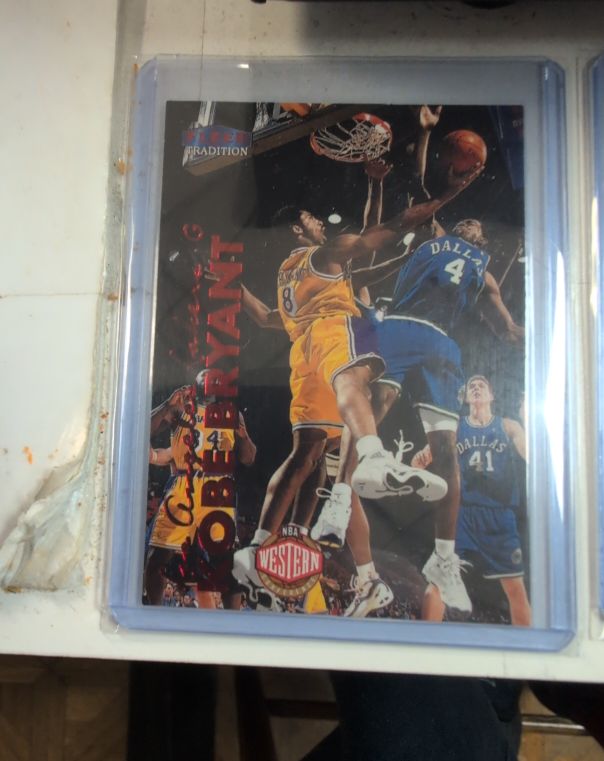 1999-00 Fleer Tradition #2 Kobe Bryant — front