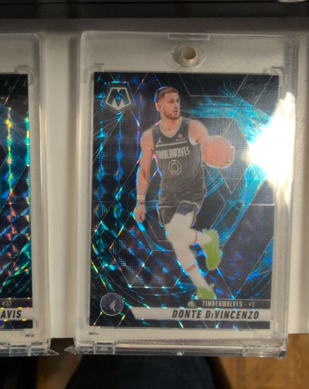 2024-25 Panini Mosaic #0 Donte DiVincenzo — front