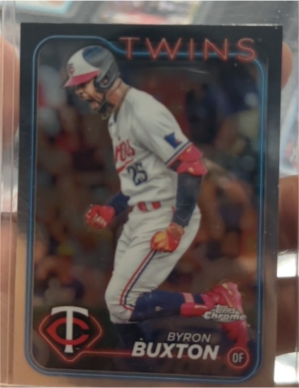 2024 Topps Chrome #10 Byron Buxton — front