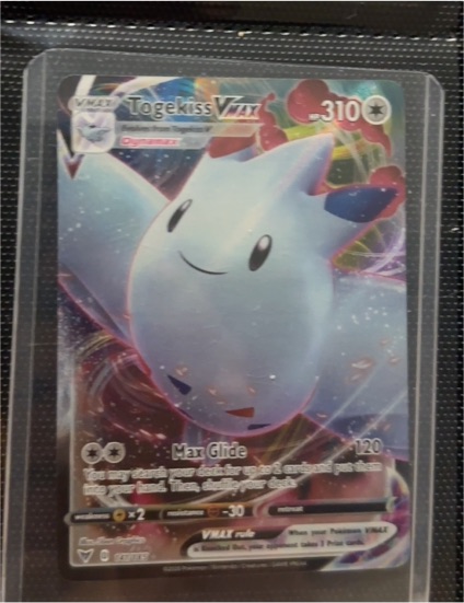 2020 Pokémon TCG Vivid Voltage #141 Togekiss VMAX — front