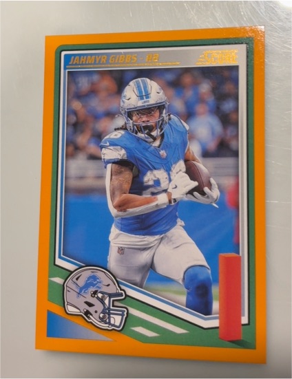 2025 Panini Score #33 Jahmyr Gibbs — front