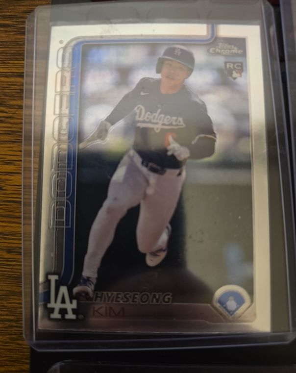2025 Topps Chrome #152 Hyeseong Kim — front