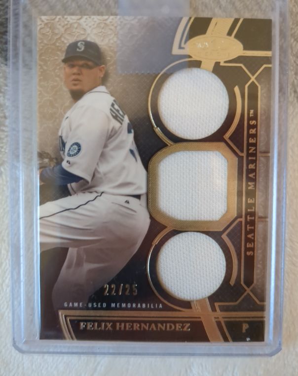 2015 Topps Tier One Relics #TSRFH Felix Hernandez — front