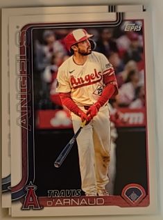 2025 Topps Update #US33 Travis d'Arnaud — front