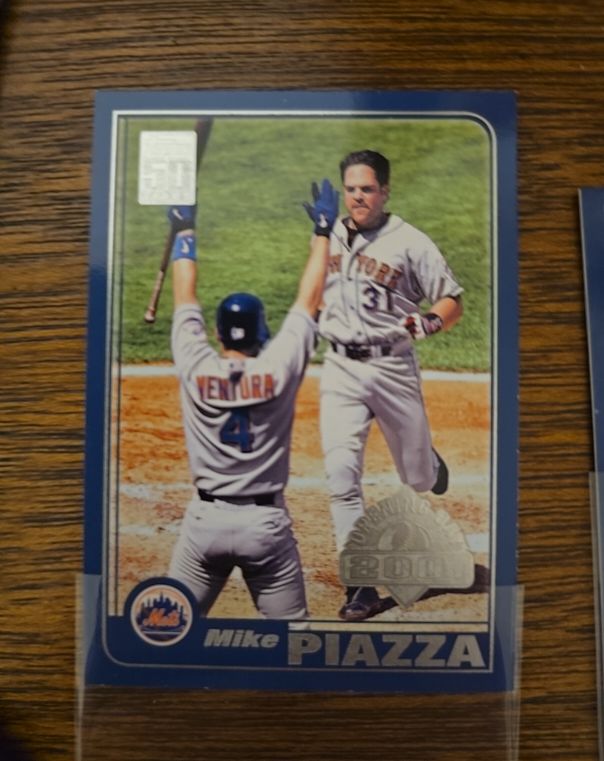 2001 Topps Home Team Advantage #706 Mike Piazza — front