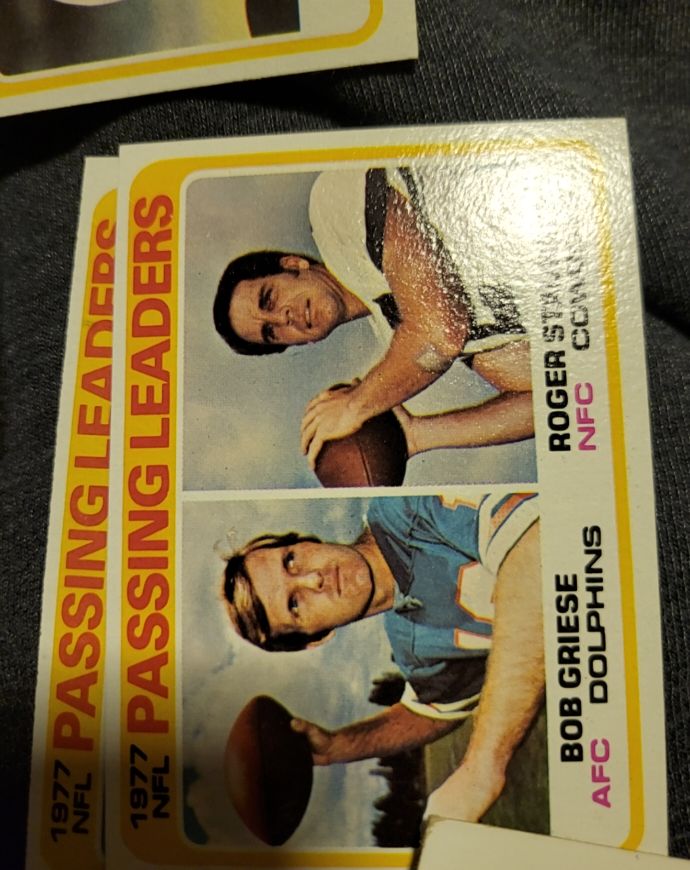 1978 Topps #331 Bob Griese/Roger Staubach 1977 Passing Leaders — front