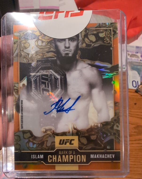 2025 Topps Chrome UFC #MOC-IM Islam Makhachev Mark Of A Champion Auto — front