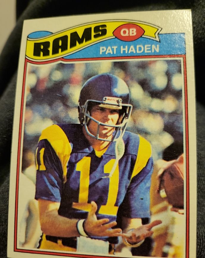 1977 Topps #18 Pat Haden — front