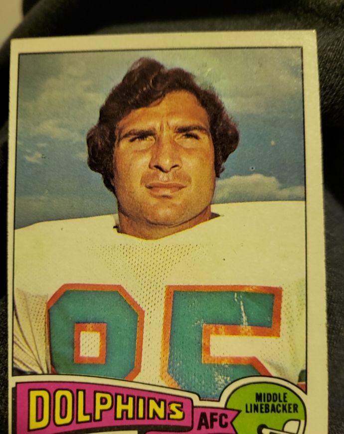 1975 Topps Football #345 Nick Buoniconti — front