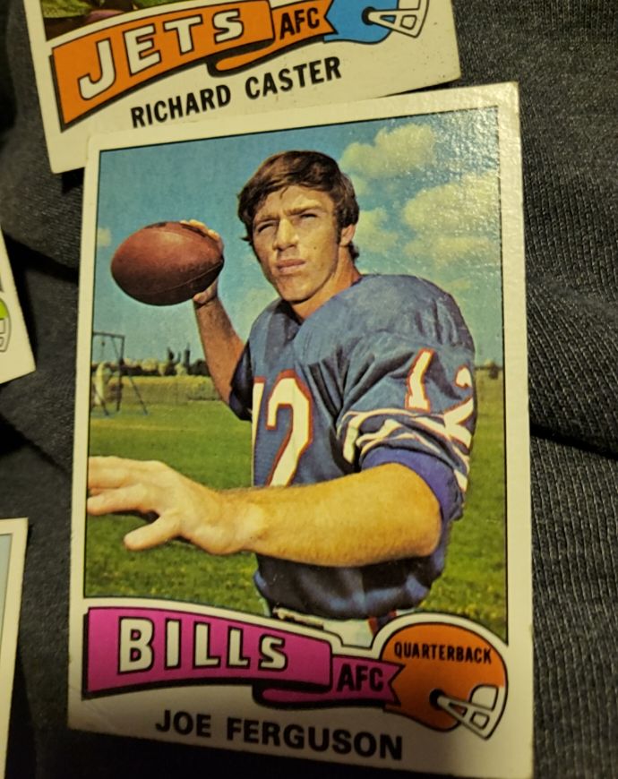 1975 Topps Football #327 Joe Ferguson — front