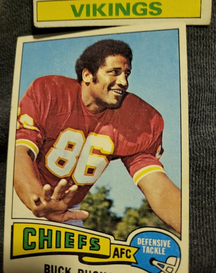 1975 Topps #16 Buck Buchanan — front