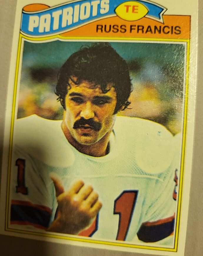 1977 Topps #251 Russ Francis — front