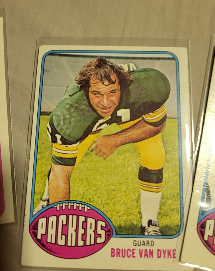 1976 Topps #322 Bruce Van Dyke — front
