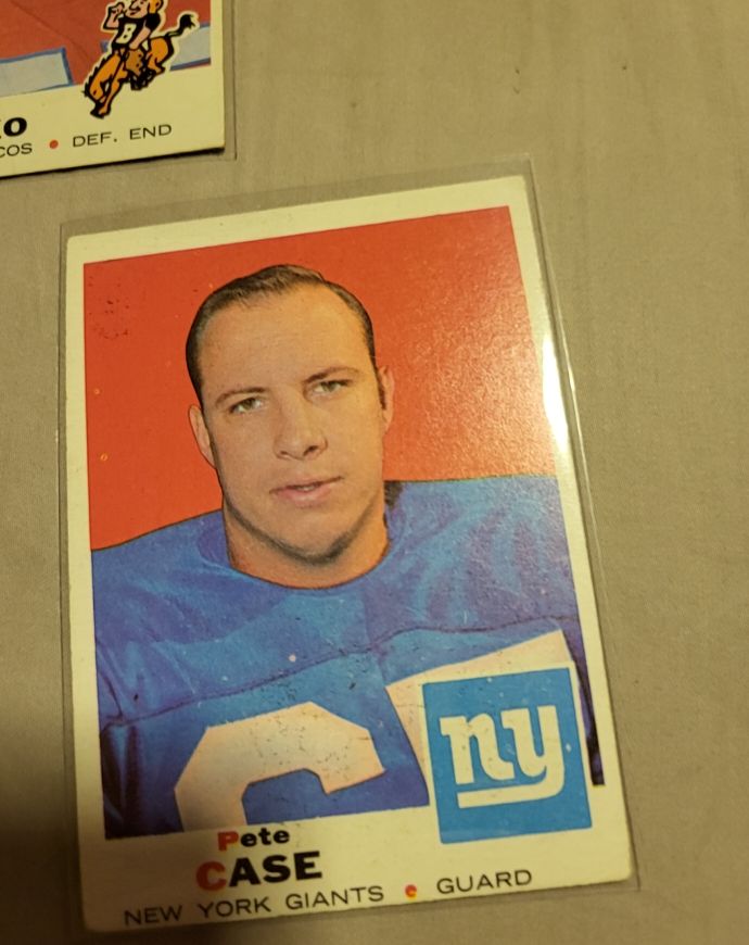 1969 Topps Football #197 Pete Case — front