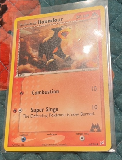 2004 Pokemon EX Team Magma vs Team Aqua #62 Team Magma's Houndour — front