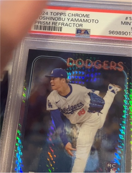 2024 Topps Chrome #18 Yoshinobu Yamamoto — front