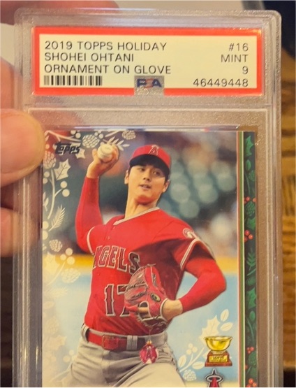2019 Topps Holiday #16 Shohei Ohtani Ornament On Glove — front