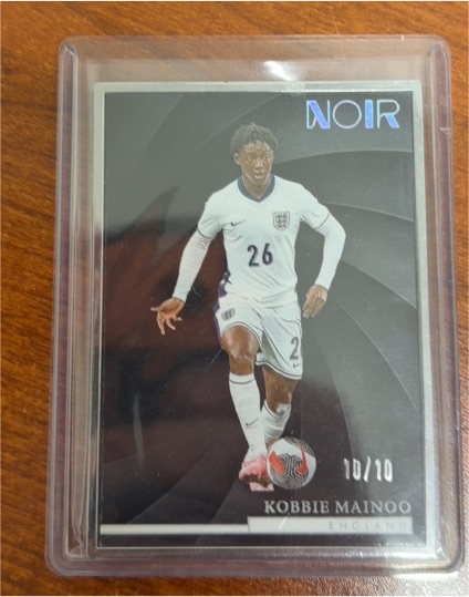 2024-25 Panini Noir #10 Kobbie Mainoo — front