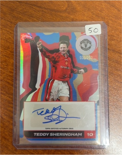 1997 Topps #10 Teddy Sheringham — front