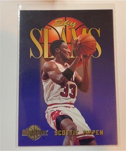 1994-95 SkyBox Premium #310 Scottie Pippen — front