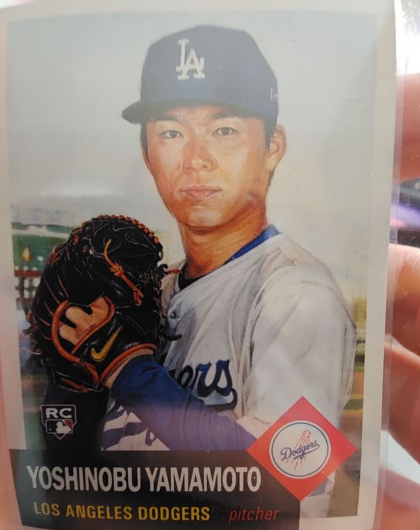 2025 Topps #Yoshinobu Yamamoto RC Los Angeles Dodgers — front