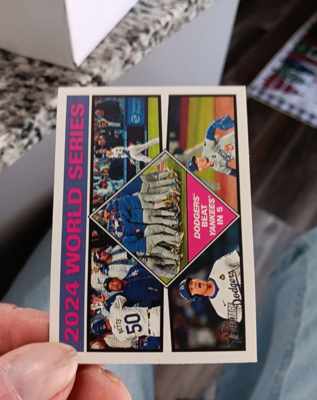 2025 Topps Heritage #462 Los Angeles Dodgers 2024 World Series Champions — front