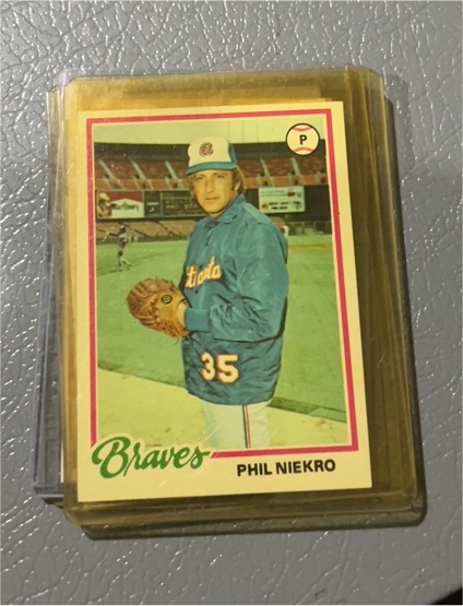 1978 Topps #10 Phil Niekro — front