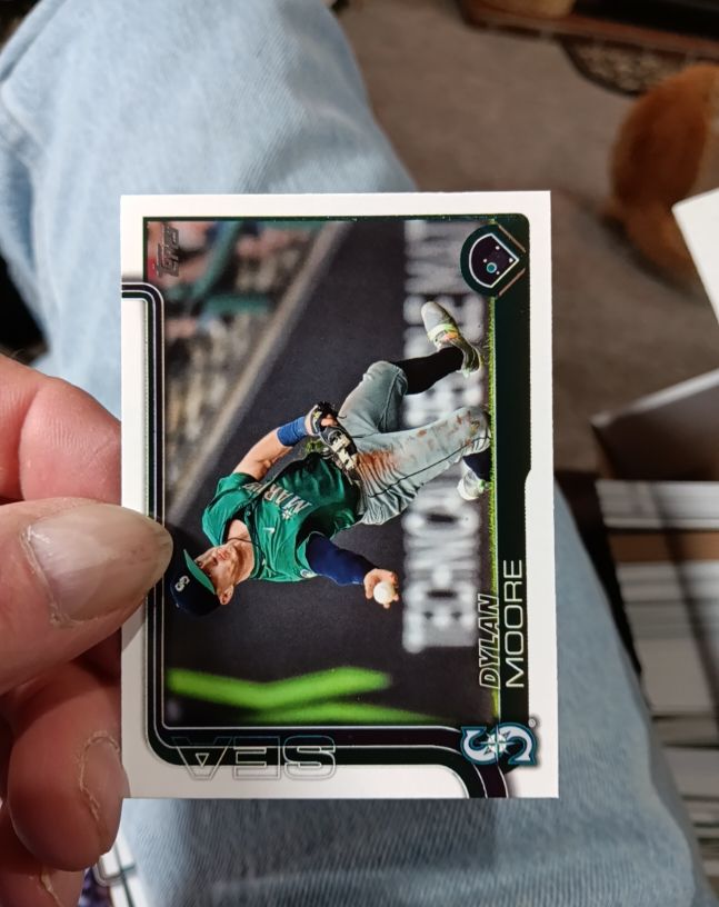 2025 Topps Series 1 #105 Dylan Moore — front