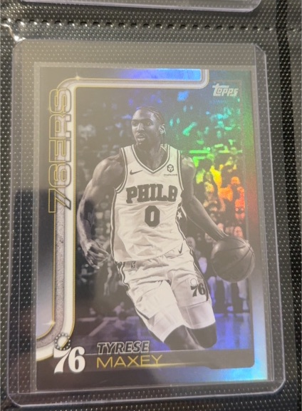 2025-26 Topps #21 Tyrese Maxey Blackout — front