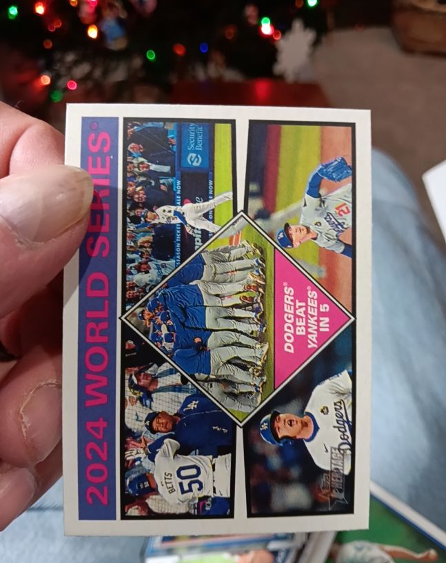 2024 Topps Heritage #462 Los Angeles Dodgers 2024 World Series Dodgers Beat Yankees — front
