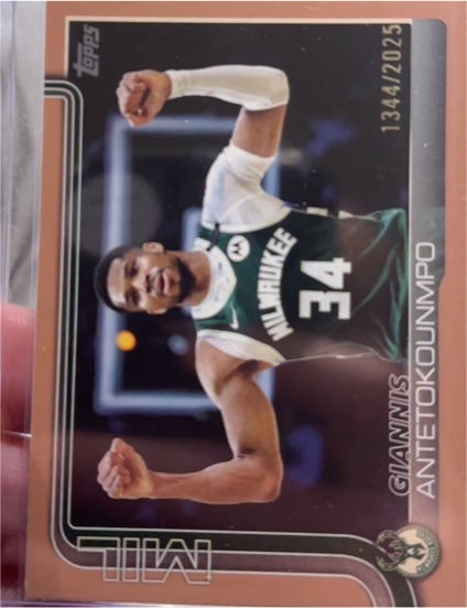 2025-26 Topps #54 Giannis Antetokounmpo — front