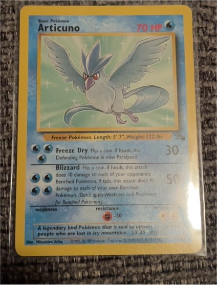 1999 Pokémon Fossil #17 Articuno — front