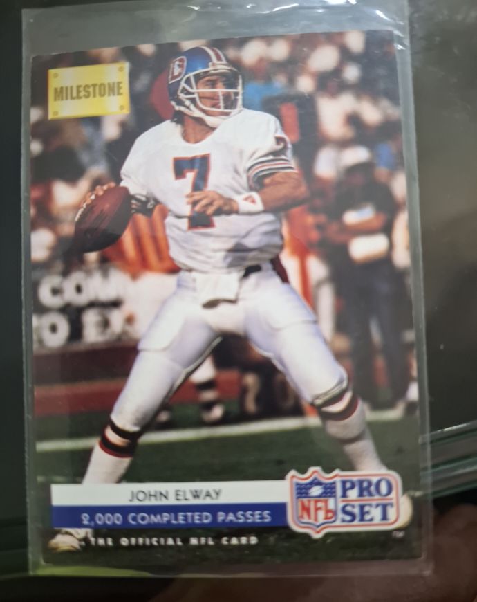 1992 Pro Set #25 John Elway — front