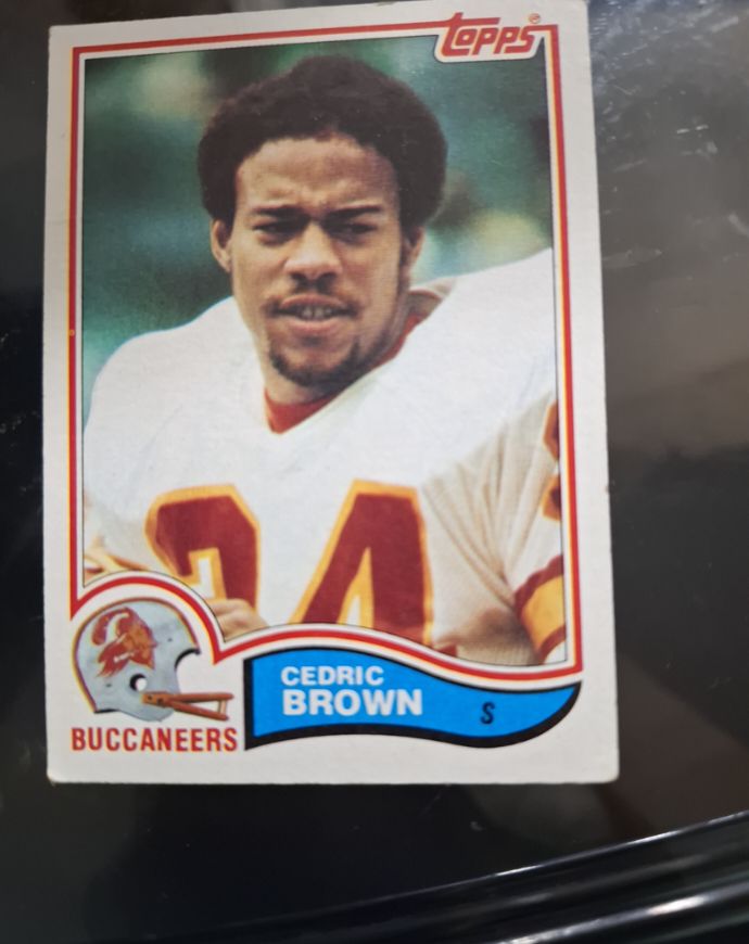 1982 Topps #496 Cedric Brown — front