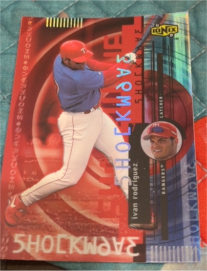 2000 Upper Deck Ionix Shockwave #S8 Ivan Rodriguez — front