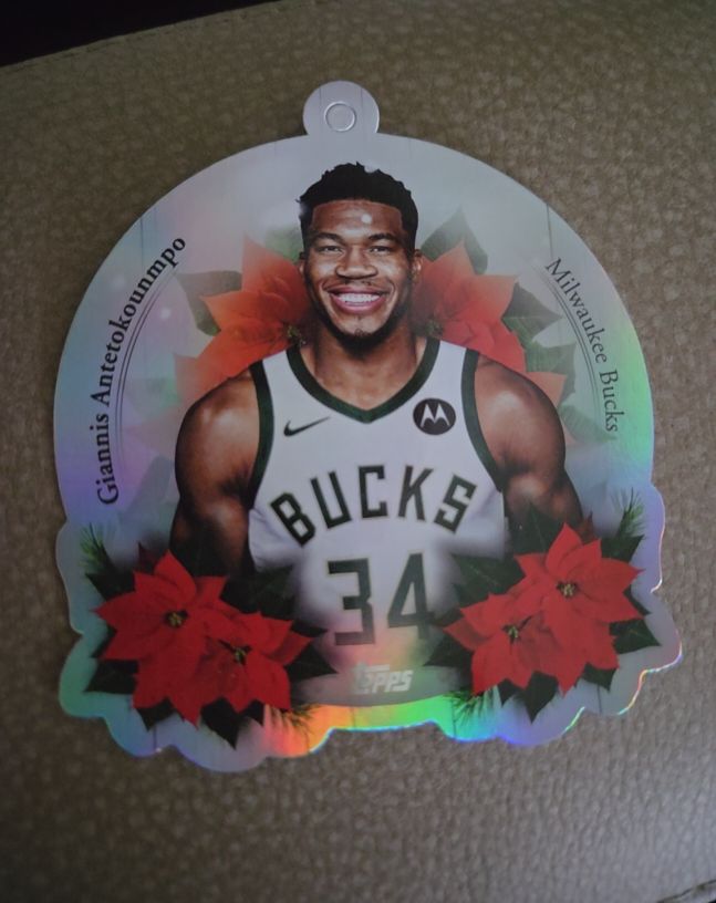 2025-26 Topps Holiday #DCO-GA Giannis Antetokounmpo Die-Cut Ornament Bucks — front