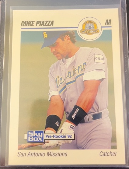 1992 SkyBox Pre-Rookie AA #251 Mike Piazza — front