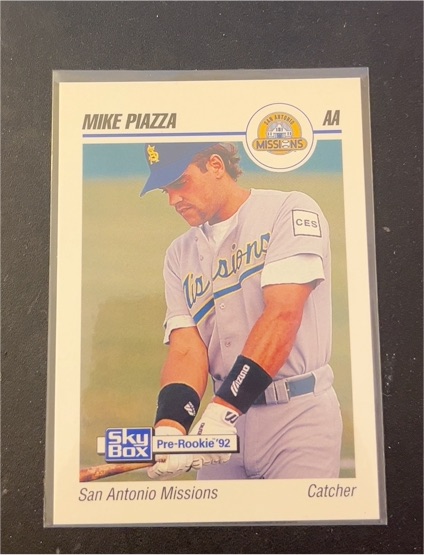 1992 SkyBox Pre-Rookie #251 Mike Piazza — front
