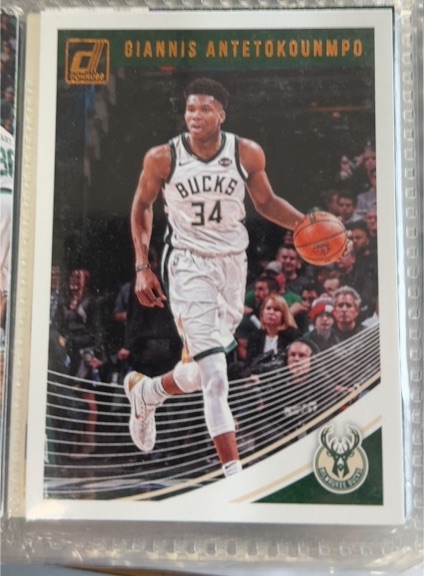 2018-19 Donruss #85 Giannis Antetokounmpo — front
