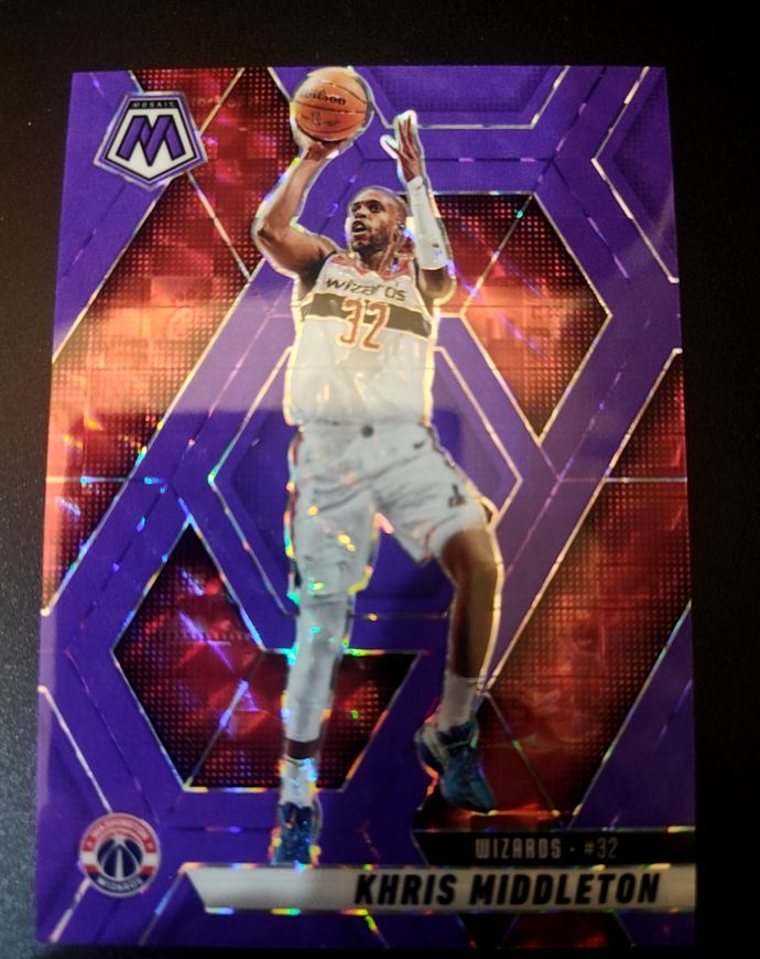 2024-25 Panini Mosaic #151 Khris Middleton — front