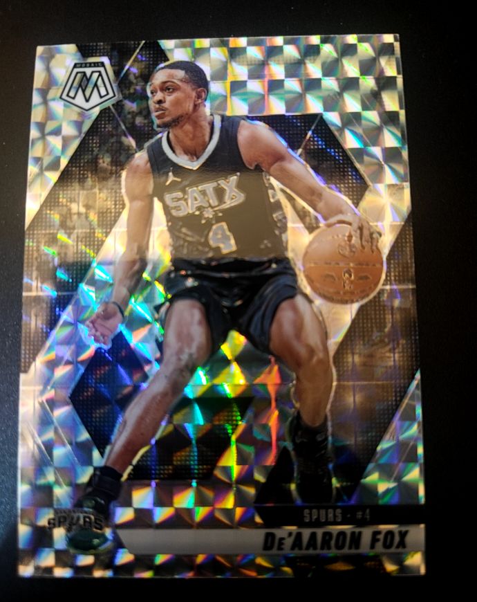 2024-25 Panini Mosaic #124 De'Aaron Fox — front