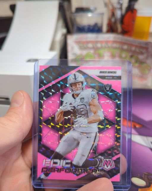 2025 Panini Mosaic Epic Performers #4 Brock Bowers — front