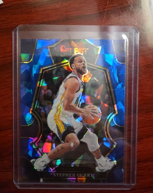 2021-22 Panini Select #7 Stephen Curry — front