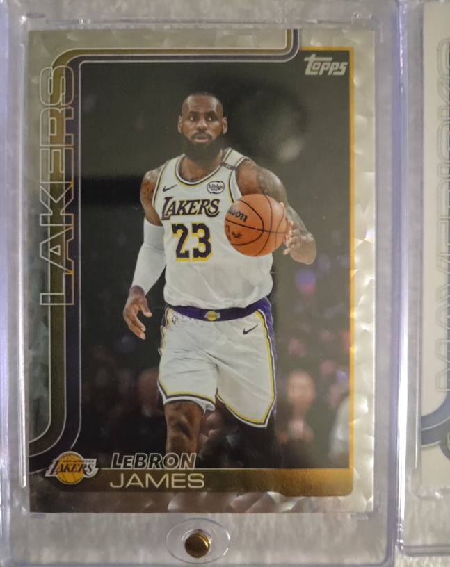 2025-26 Topps #150 LeBron James — front