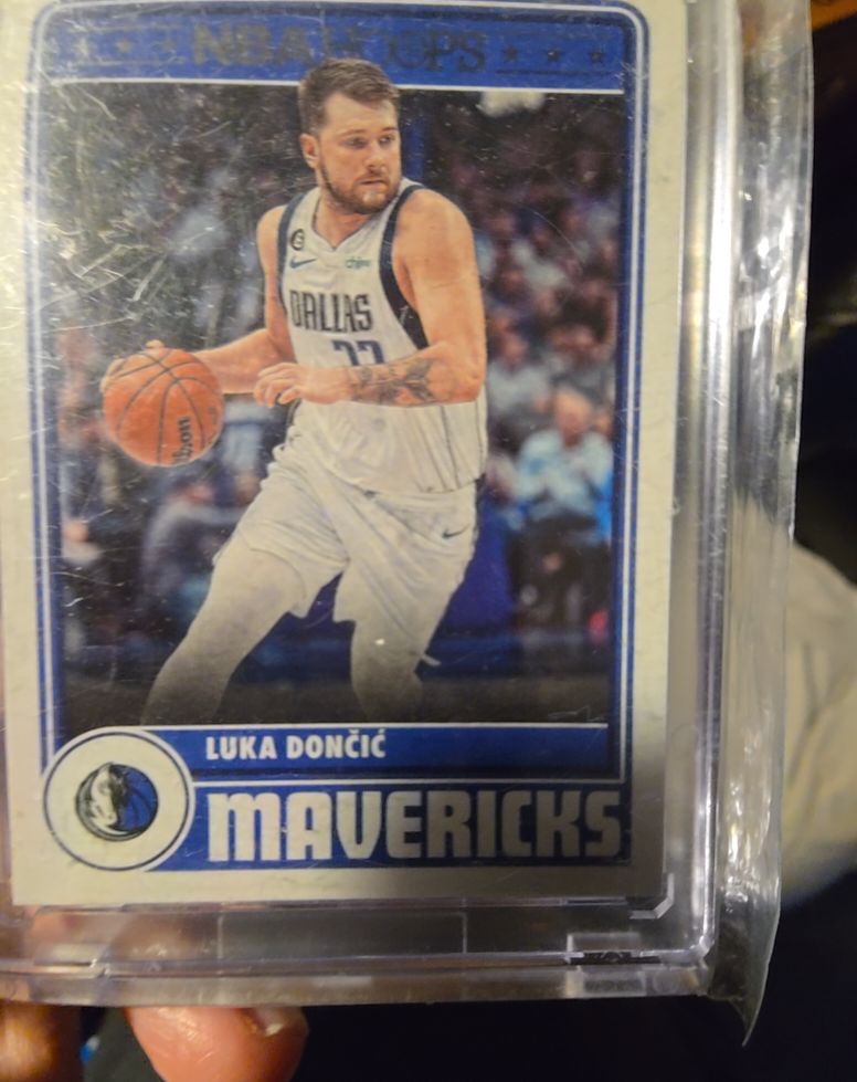 2023-24 Panini NBA Hoops #295 Luka Dončić — front