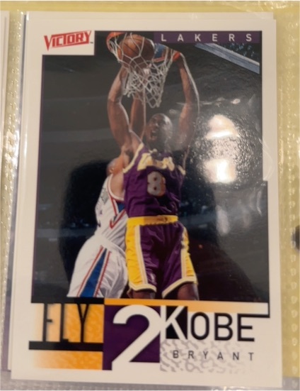 2000-01 Upper Deck Victory Fly 2 Kobe #284 Kobe Bryant — front